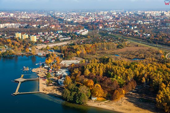 Olsztyn, panorama na miasto od strony jeziora Krzywego. EU, PL, Warm-Maz. LOTNICZE.